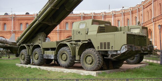 تعرف الى راجمة الصواريخ الروسية الصنع سميرتش BM-30 Smerch