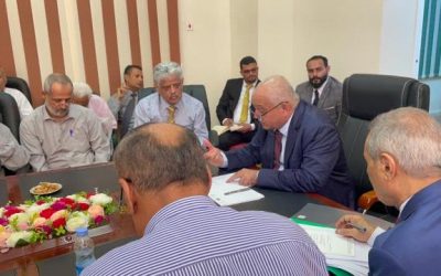 وزير الخدمة يناقش الية إطلاق العلاوات والتسويات لكافة موظفي الدولة