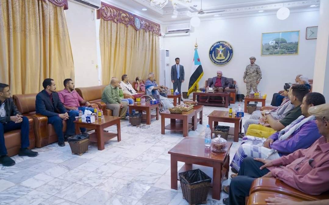 لليوم الرابع.. الرئيس الزُبيدي يستقبل جموع المهنئين بعيد الفطر