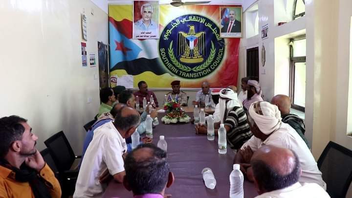 قائد القوات البرية الجنوبية يلتقي بقيادة انتقالي الضالع والمحور.. ويؤدي واجب العزاء لأسرة الشوبجي