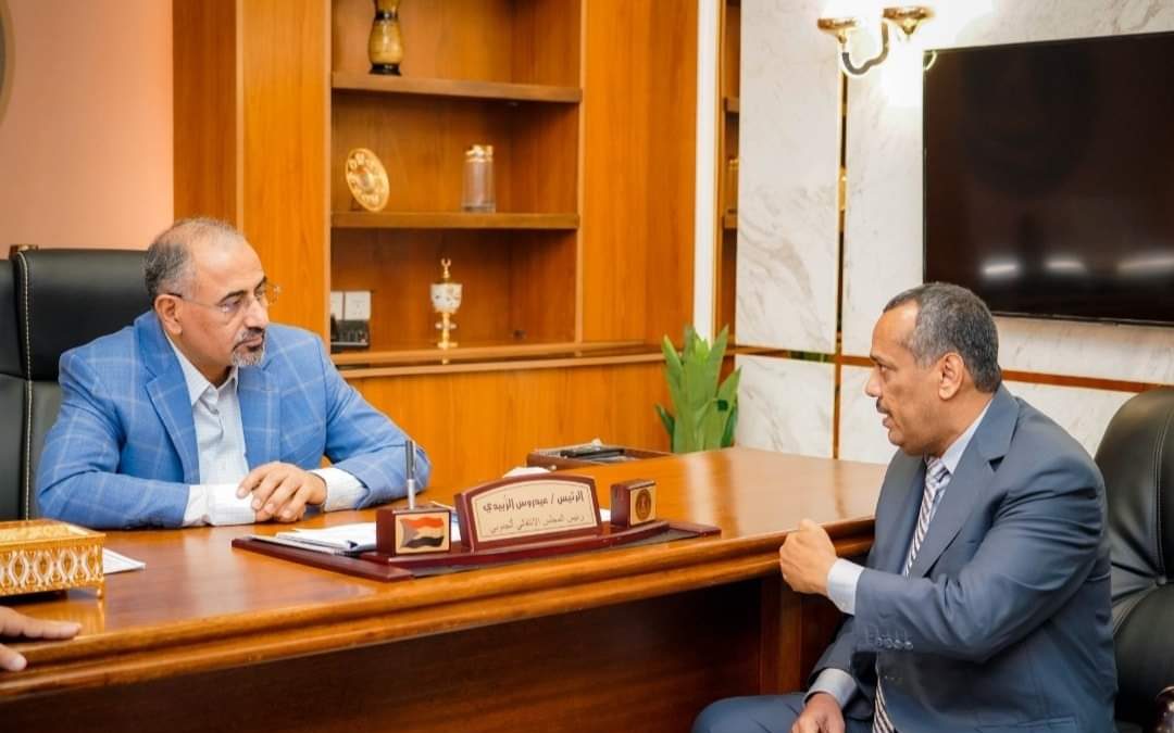 الرئيس الزُبيدي يشدد على أهمية الارتقاء بعمل الهيئات القضائية