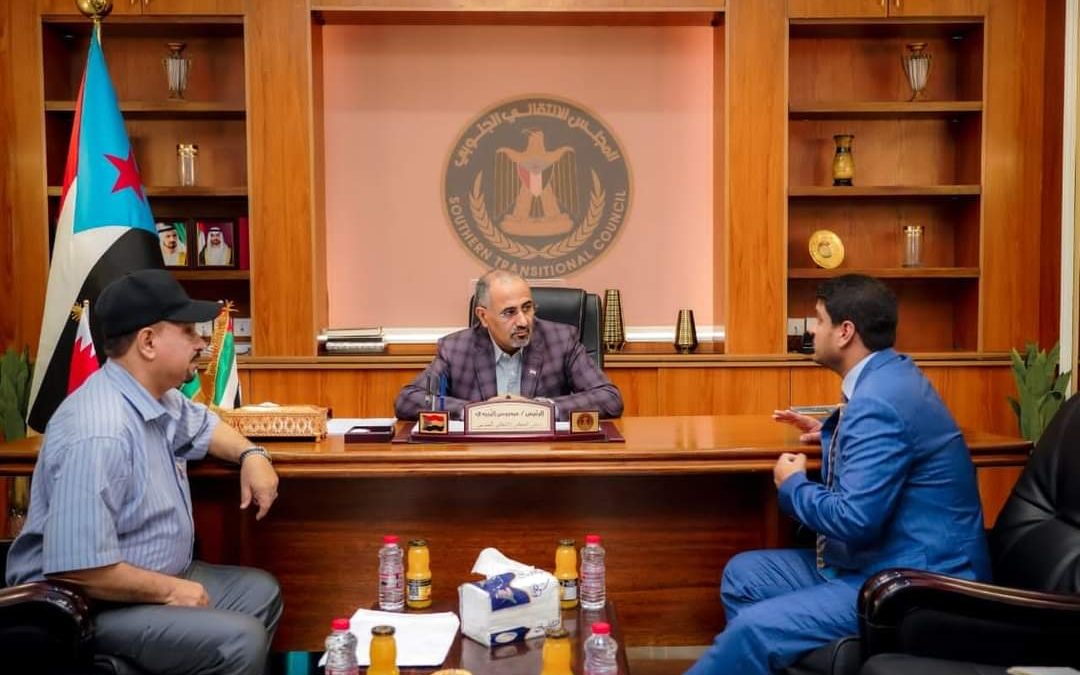الرئيس الزُبيدي يلتقي المدير التنفيذي لشركة النفط