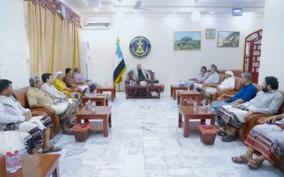 الرئيس الزُبيدي يستقبل وفدا من أبناء محافظة البيضاء برئاسة المحافظ السوادي
