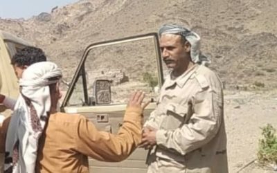 بتوجيهات من العمليات المشتركه وقائد اللوا الخامس مقاومة زيارة   عيدية، الى  جبهات الازارق شمال غرب الضالع تعايد المرابطين في الخطوط الأمامية