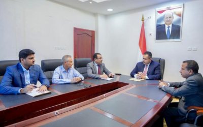 معين يوجه بسرعة تنفيد خطة إعادة تشغيل مصافي عدن