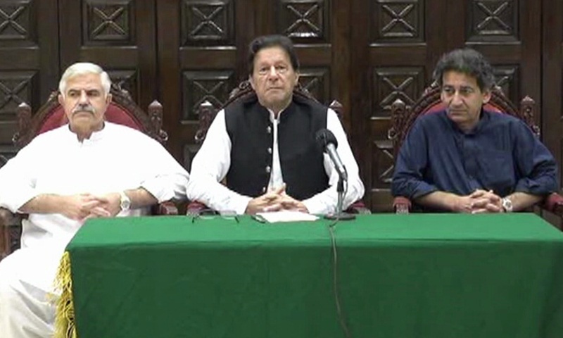 عمران خان: أنهيت الاعتصام دون اتفاق لتجنب إراقة الدماء