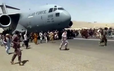 سلاح الجو الأمريكي يخلي أفراد الطاقم بعد العثور على رفات بشرية على متن الطائرة الأفغانية