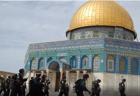 مدير المسجد الأقصى: الاقتحامات تشعل فتيل الحرب الدينية
