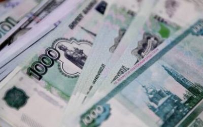خبير مالي أمريكي: هذا ما سيحدث للغرب إذا واصل الروبل تعزيز مكانته