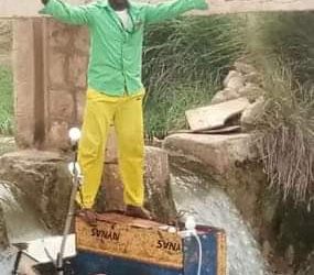 شاب حضرمي ينجح في توليد الكهرباء بواسطة الماء