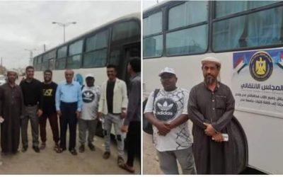 المحامي مازن اليوسفي مدير عام خنفر يدشن إنطلاق حافلة نقل طلاب جعار الدارسين في جامعة عدن