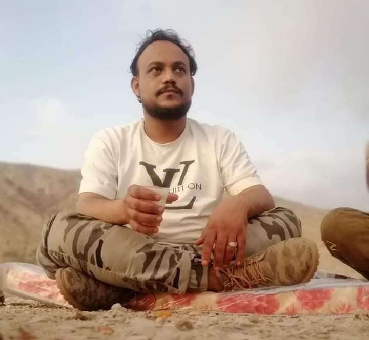 عند المواقف بين كل ألف رجال