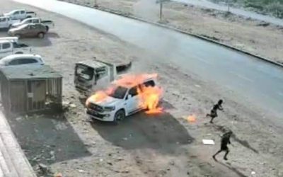 بالتنسيق مع حزام عدن…  أمن عدن يلقي القبض على متهم مطلوب بجرائم جنائية