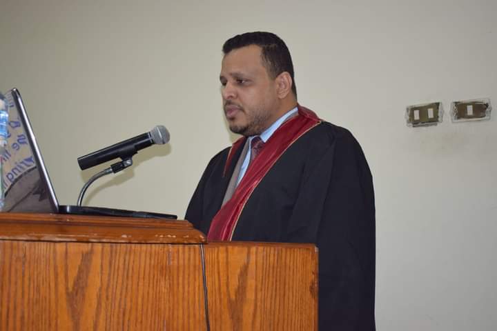 رئيس الغرفة التجارية والصناعية أبين ‘الوالي “يبعث رسالة تهنئة للباحث عمر راجح بمناسبة نيله درجة الدكتوراه بإمتياز مع مرتبة الشرف –