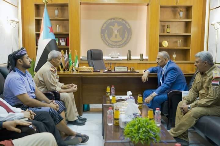 الرئيس القائد عيدروس الزُبيدي يطّلع من اللواء التركي على مستجدات الأوضاع بمحافظة لحج
