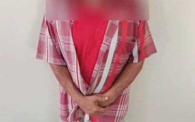 أمن عدن يقبض على شخص ينتحل شخصية ضابط ويقوم بابتزاز المواطنين وأخذ أموالهم