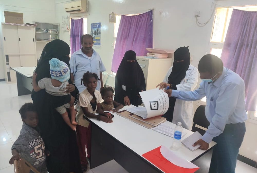 المشرف المركزي يطلع على نشاط حملة التحصين ضد الحصبة بمديرية أحور