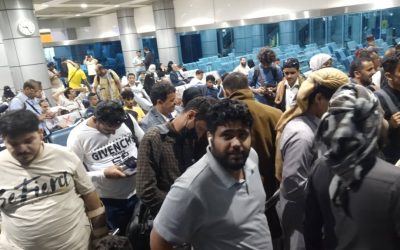 المسافرون الى العاصمة عدن على متن الطائرة اليمنية وعود كاذبة وعدم الايفاء بالمواعيد*