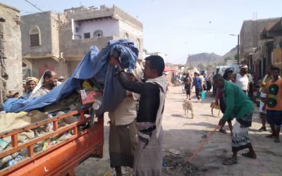 لحج.. ﺻﻨﺪﻭﻕ ﺍﻟﻨﻈﺎﻓﺔ بالمسيمير ينفذ حملة نظافة لشارع واحياء مركز المديرية