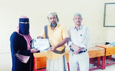 أنتقالي زنجبار والسلطة المحلية بالمديرية يكرمان عددا من العاملات في مشروع صرف الحوالات النقدية