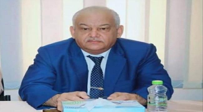 اتحاد نقابات عمال الجنوب بأبين يثمن تجاوب (البروفيسور الوالي ) لصرف العلاوات السنوية والتسويات للبالغين أحد الأجلين