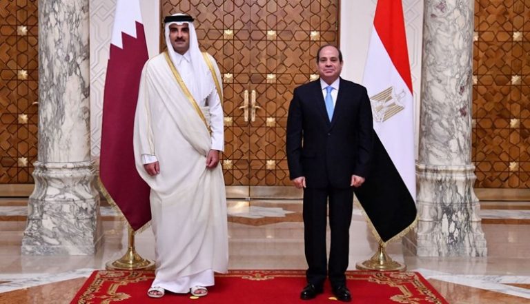 أمير قطر “يغرد “حول زيارته لمصر
