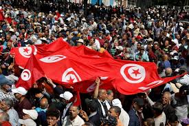 مظاهرات احتجاجية في تونس ضد الاستفتاء على الدستور الجديد الذي دعا إليه الرئيس سعيد