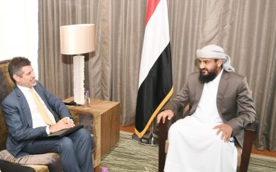 أبو زرعة المحرمي خلال لقائه السفير الأمريكي..   جاهزون للسلام الشامل والعادل في حال انصاع الحوثي للغة الحوار