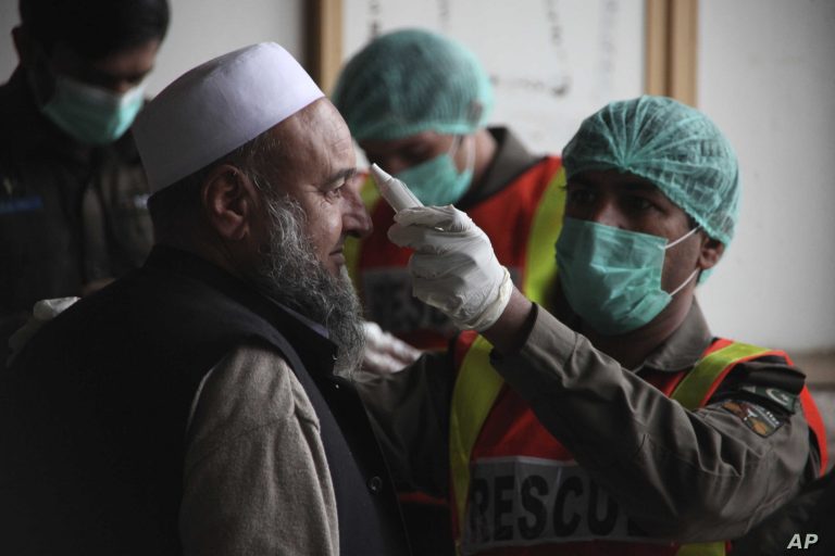 الصحة الباكستانية تسجل 390 حالة إصابةوحالتا وفاة بكورونا