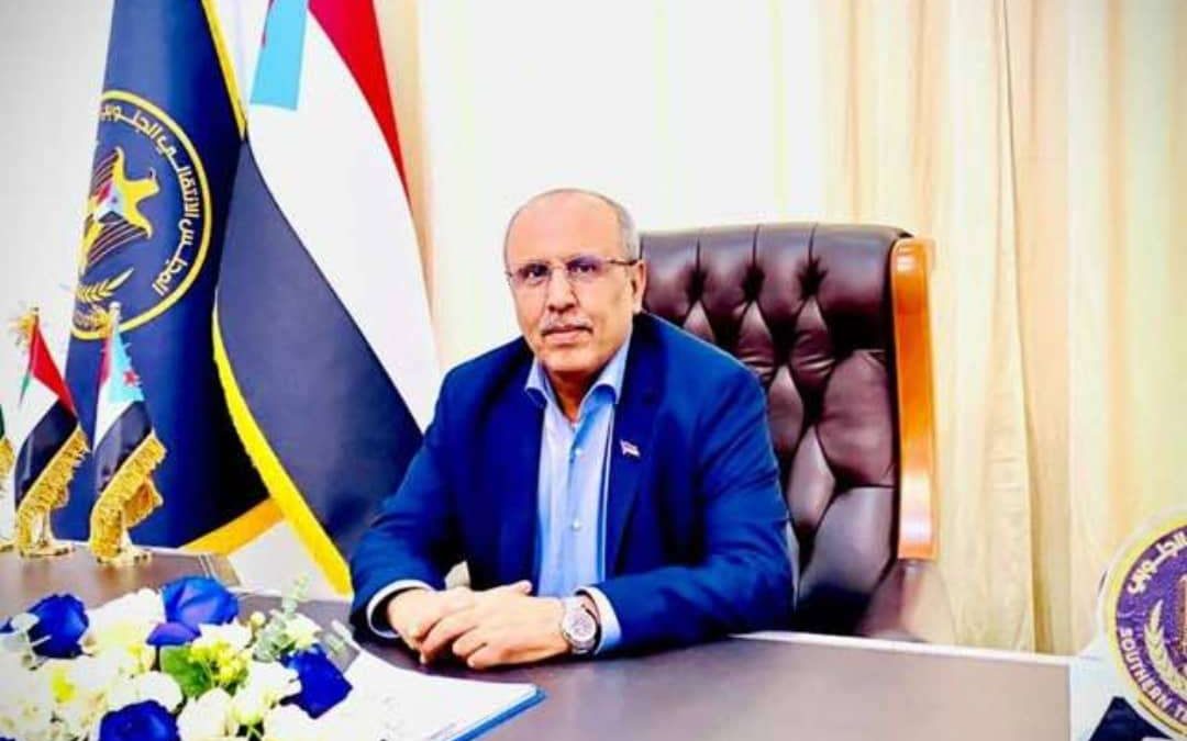 الكثيري الناطق الرسمي للانتقالي  نتعاطى بايجابية مع كل جهد لفتح المعابر وتسهيل وصول الغذاء والدواءوالوقود  لدواعي إنسانية .