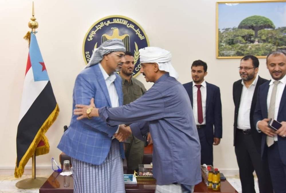 الرئيس الزُبيدي يستقبل جموع المهنئين بعيد الأضحى المبارك