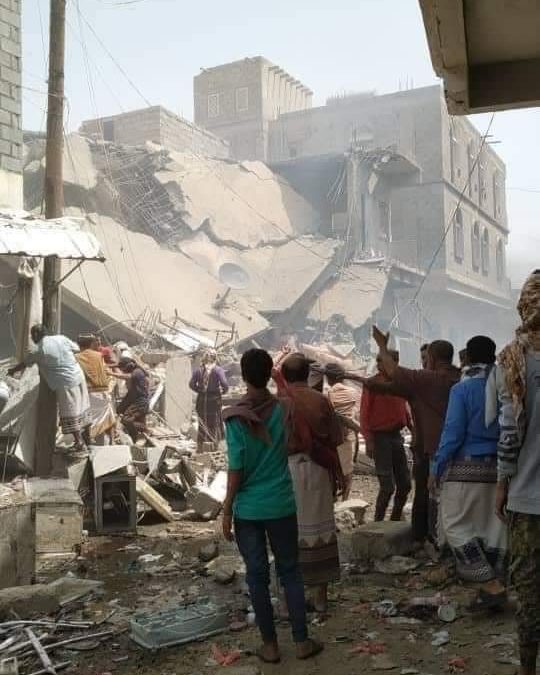 مدير عام صحة أبين يشرف شخصيا على الحالة الصحية لجرحى انفجار سوق السلاح بلودر
