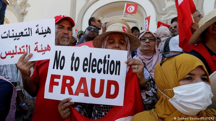 منظمة تونسية تطعن علي نتائج الاستفتاء علي دستور سعيد