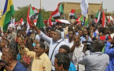 الشرطة السودانية تطلق القنابل المسيلة للدموع على المتظاهرين في الخرطوم