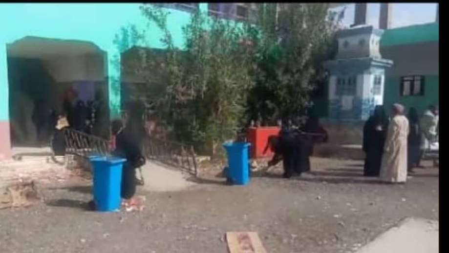 مركز باتيس النسوي الانتقالي ينفذ حملة نظافة لثانوية باتيس ومدرسة السد