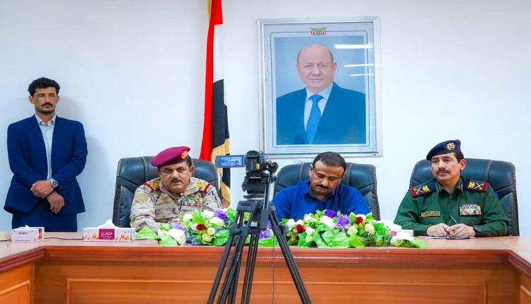 اللجنة الرئاسية تشيد بِحكمة وحنكة وقدرة محافظ شبوة على تطبيع الأوضاع العسكرية والأمنية