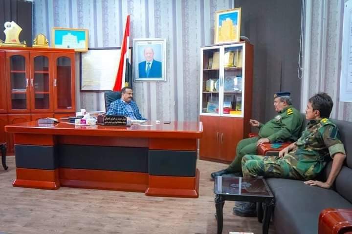 محافظ شبوة بن الوزير يجدد العفو العام ويدعو بقية الجنود المُغرر بهم في القوات المتمردة بالعودة إلى معسكراتهم