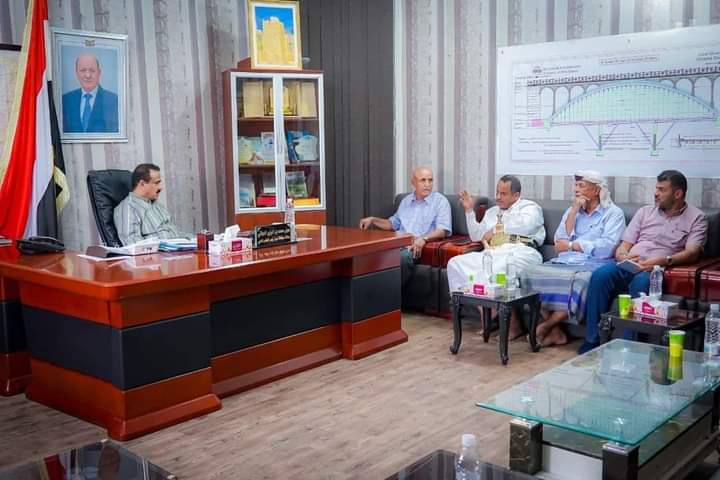المحافظ بن الوزير يلتقي بممثلي القطاع النفطي الرابع ويؤكد على استباب الوضع الأمني في المواقع والمنشآت النفطية بِشبوة