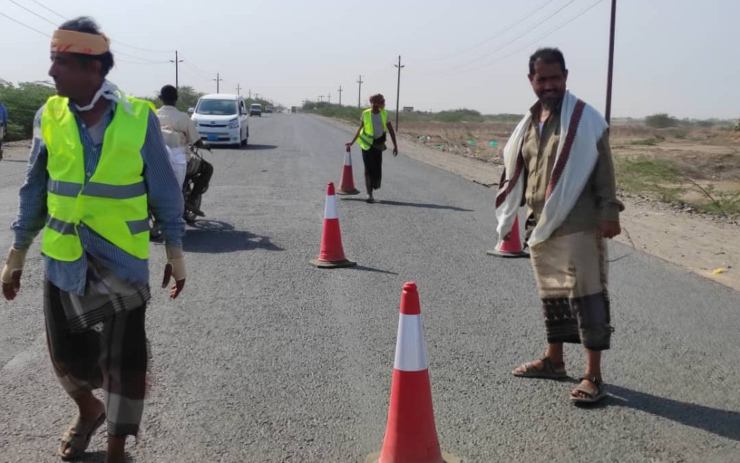 مدير عام مديرية خنفر “اليوسفي” يتفقد تدشين العمل بصيانة طريق زنجبار  جعار
