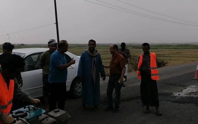 مدير عام  مديرية خنفر “اليوسفي” يطلع على سير العمل في صيانة طريق زنجبار جعار