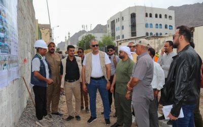 وزير الاشغال العامة يتفقد أعمال صيانة وإعادة تأهيل شارع السواعي بالمعلا