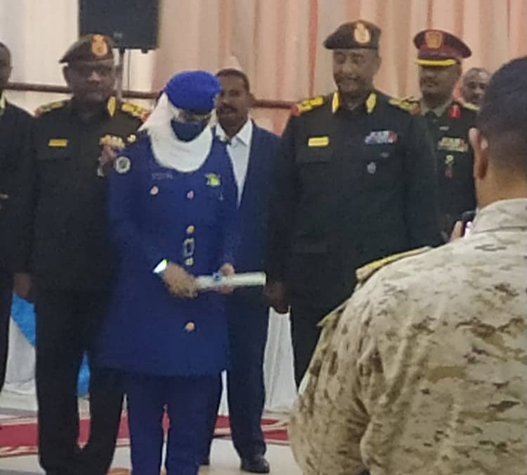 جنوبية ردفانية  تحصل على المركز الأول من كلية الطيران بالسودان