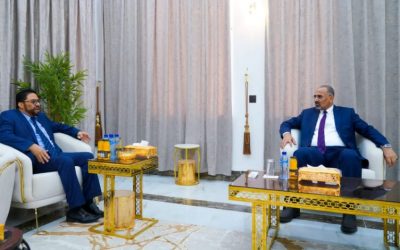 الرئيس عيدروس يوجه وزارة الإعلام بضرورة استىناف بث تلفزيون وإذاعة عدن من داخل العاصمة عدن