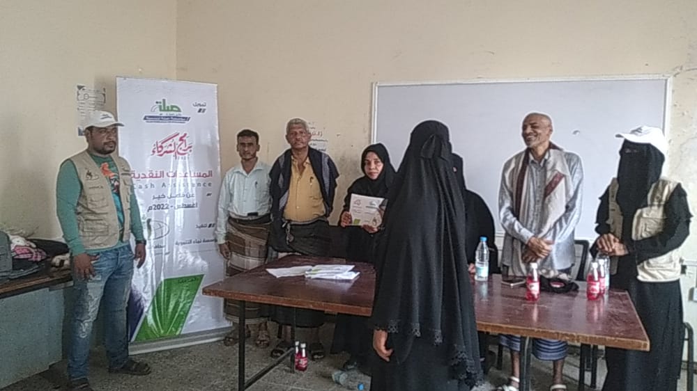 بتمويل من مؤسسة صلة ..مؤسسة نماء توزع مساعدات نقدية لفئة المكفوفين والمعاقين الأشد فقرا