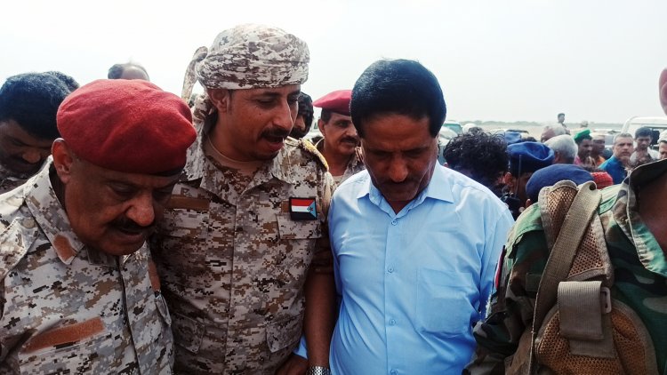 عند استقباله في قيادة محور أبين بروح التلاحم والأخوة   ألعميد أبو مشعل الرئيس عيدروس الزبيدي صانع محلمة النصر  والتقارب الجنوبي