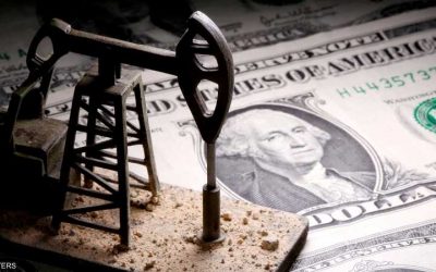 تراجع الدولار ومخاوف المعروض يدفعان بأسعار النفط للارتفاع