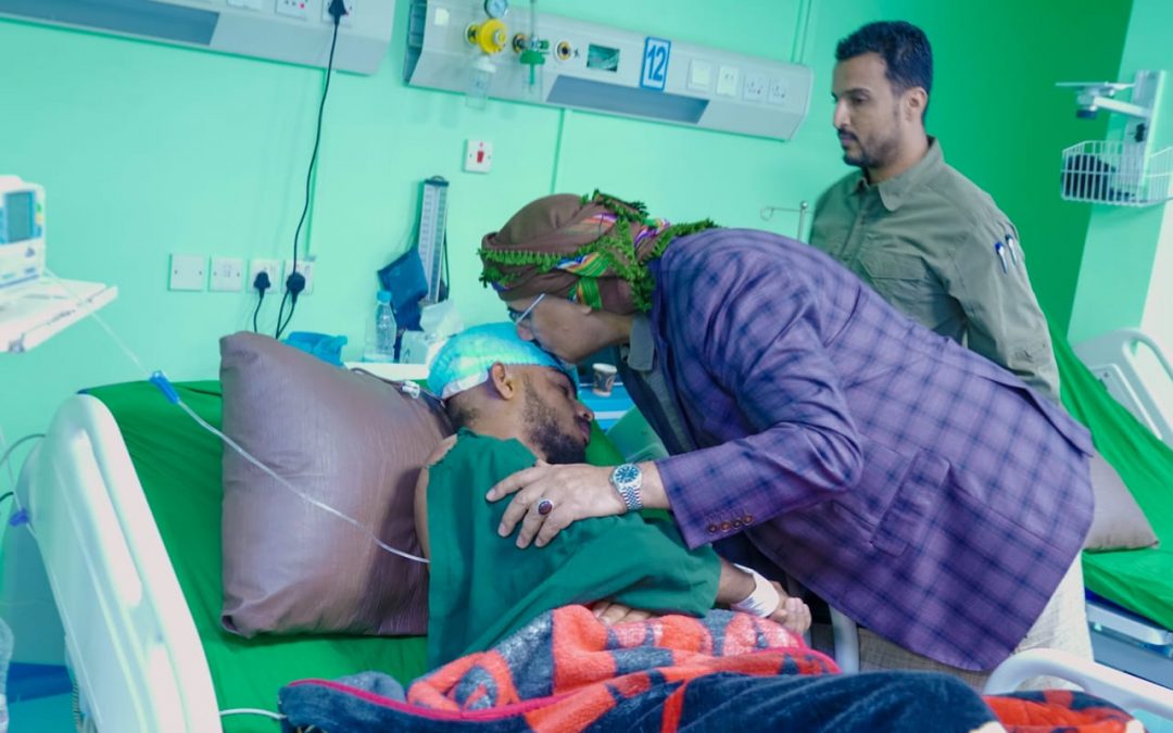 بروح الوفاء وإنسانية القائد الرئيس عيدروس يتفقد  أحوال جرحى عملية “سهام الشرق” في عدد من مستشفيات العاصمة عدن