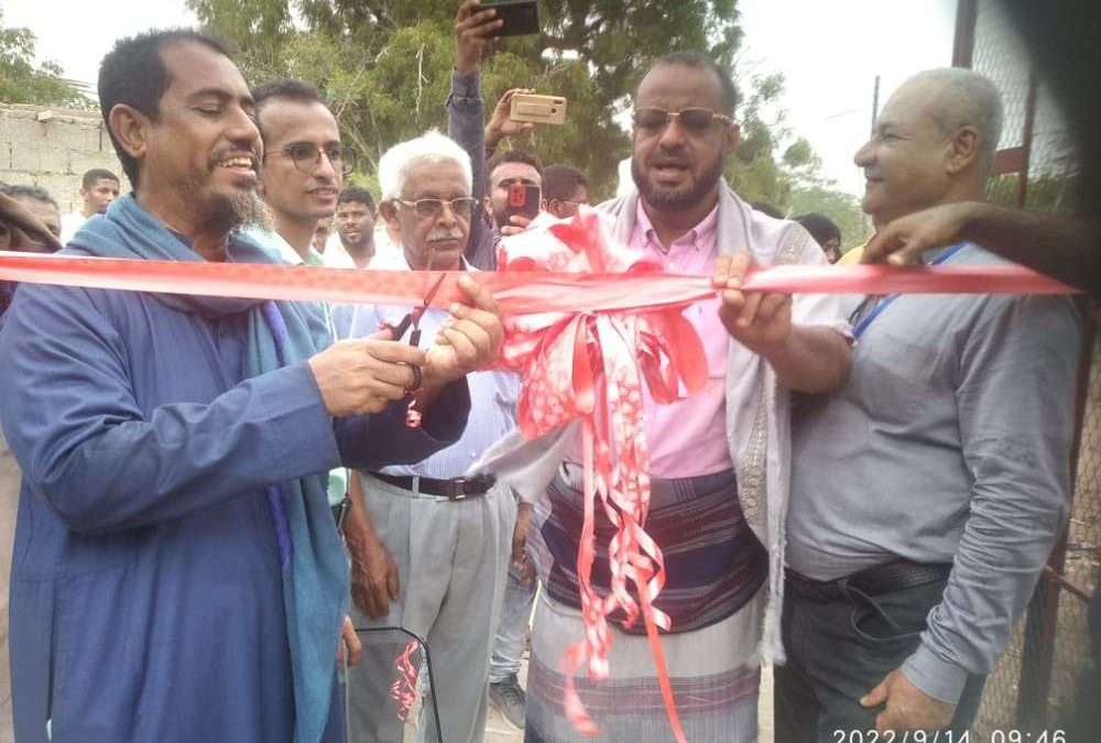 السلطة المحلية وقيادة كهرباء أبين  يفتتحان مشروع إعادة تأهيل كهرباء الكود