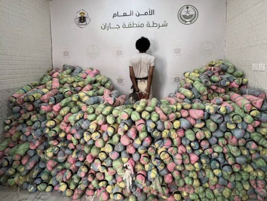 شرطة جازان السعودية تلقي القبض على مهرب قات يمني بحوزته 441.5 كيلو