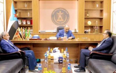 الرئيس الزُبيدي يطّلع على سير العمل في وزارة الصحة